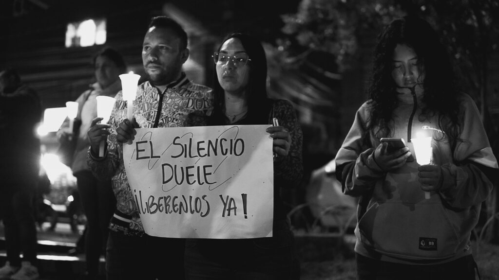 Velatón policías secuestrados