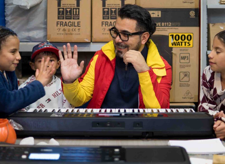 Con música, danza y literatura, las escuelas culturales de Usme crean patrimonio día a día